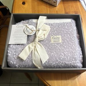 Brand new giving shawl